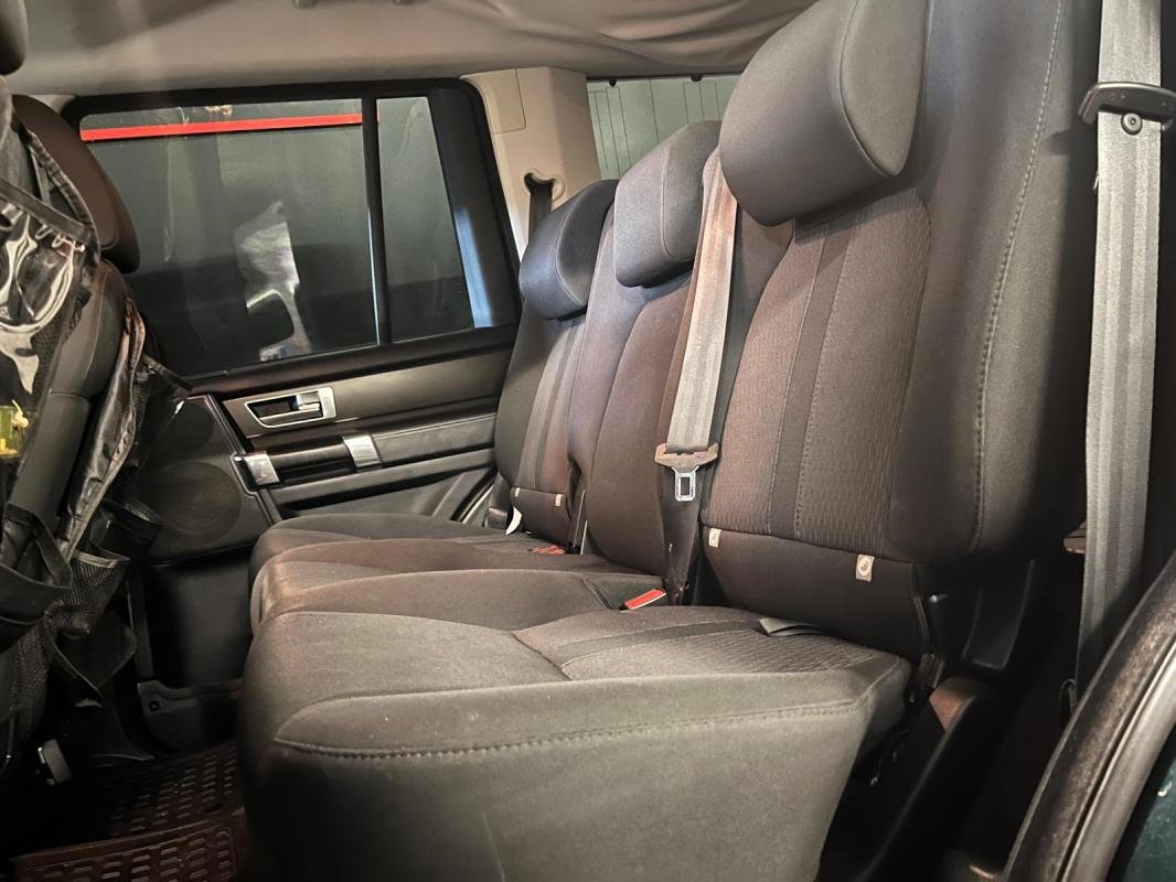 Land Rover Discovery - Photo 14