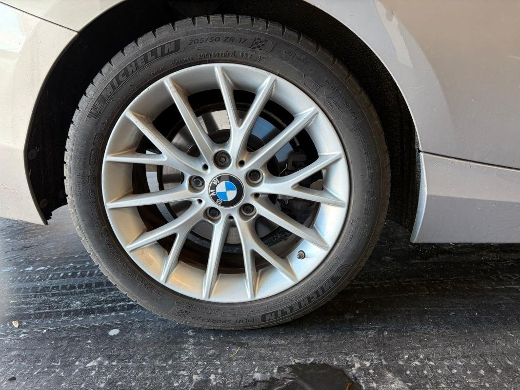 BMW Serie 2 - Photo 23