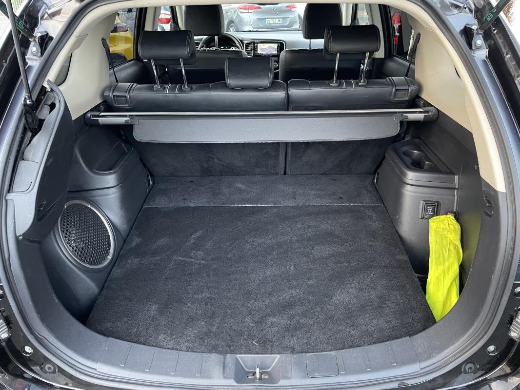Mitsubishi Outlander - Photo 11
