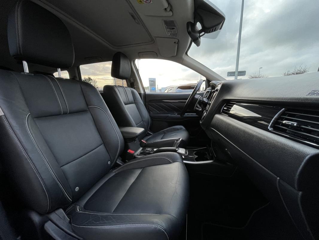 Mitsubishi Outlander - Photo 13