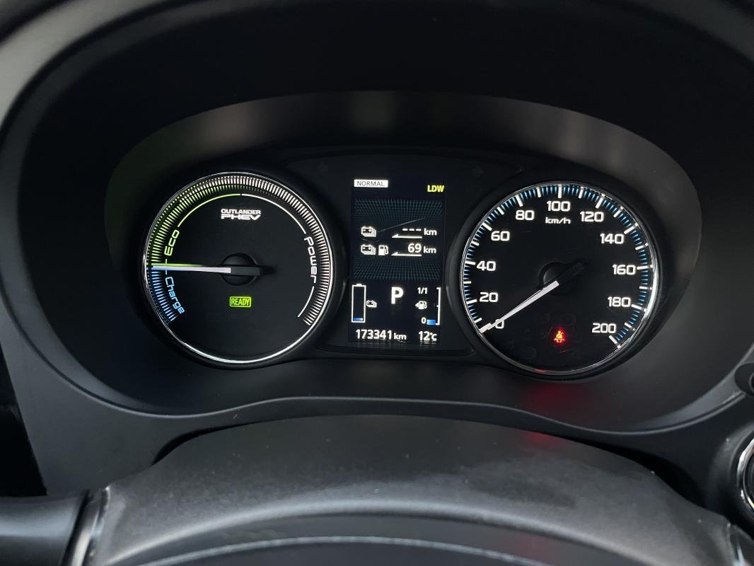 Mitsubishi Outlander - Photo 17