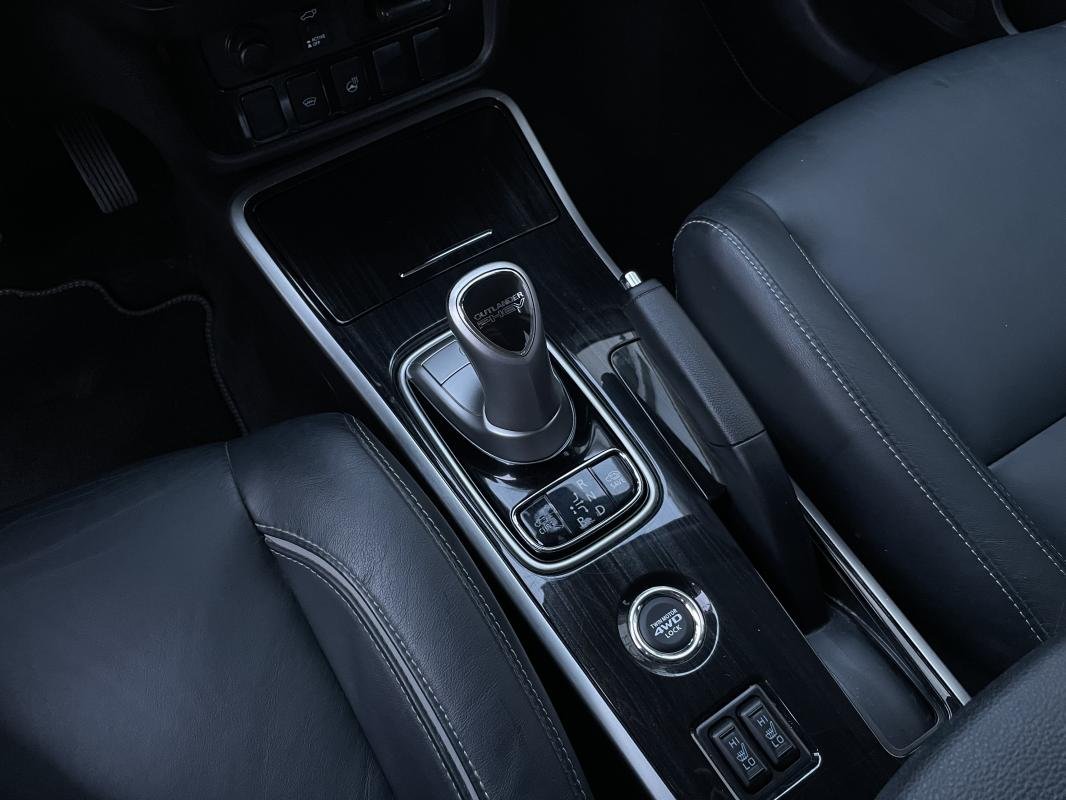 Mitsubishi Outlander - Photo 20