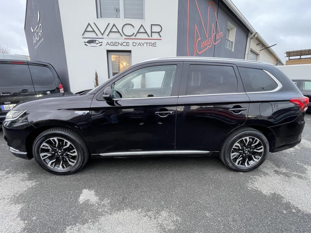 Mitsubishi Outlander - Photo 2
