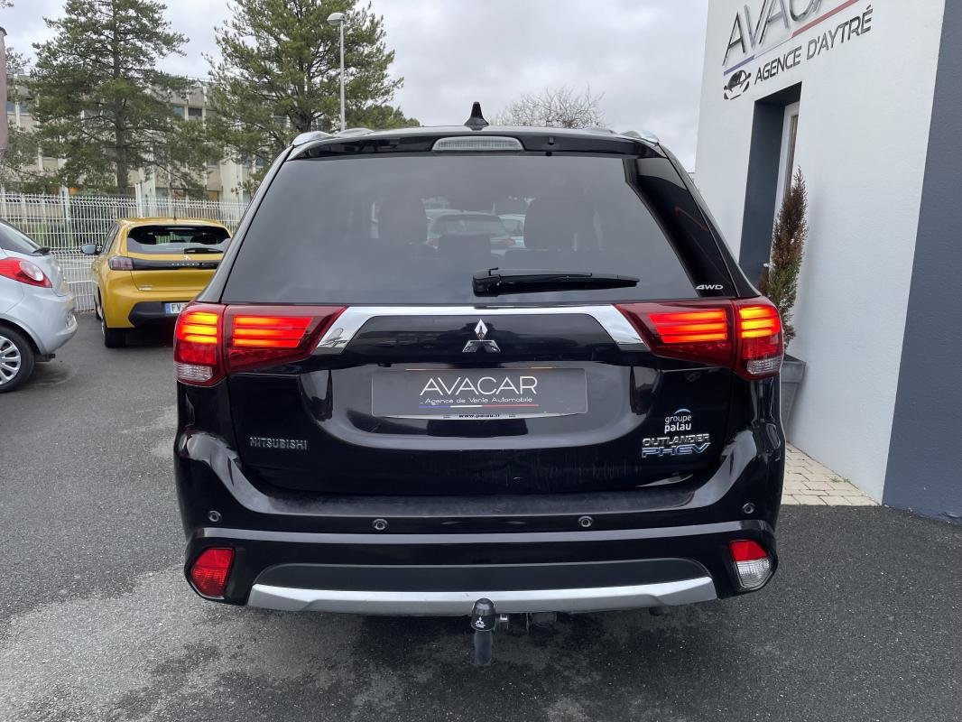Mitsubishi Outlander - Photo 4