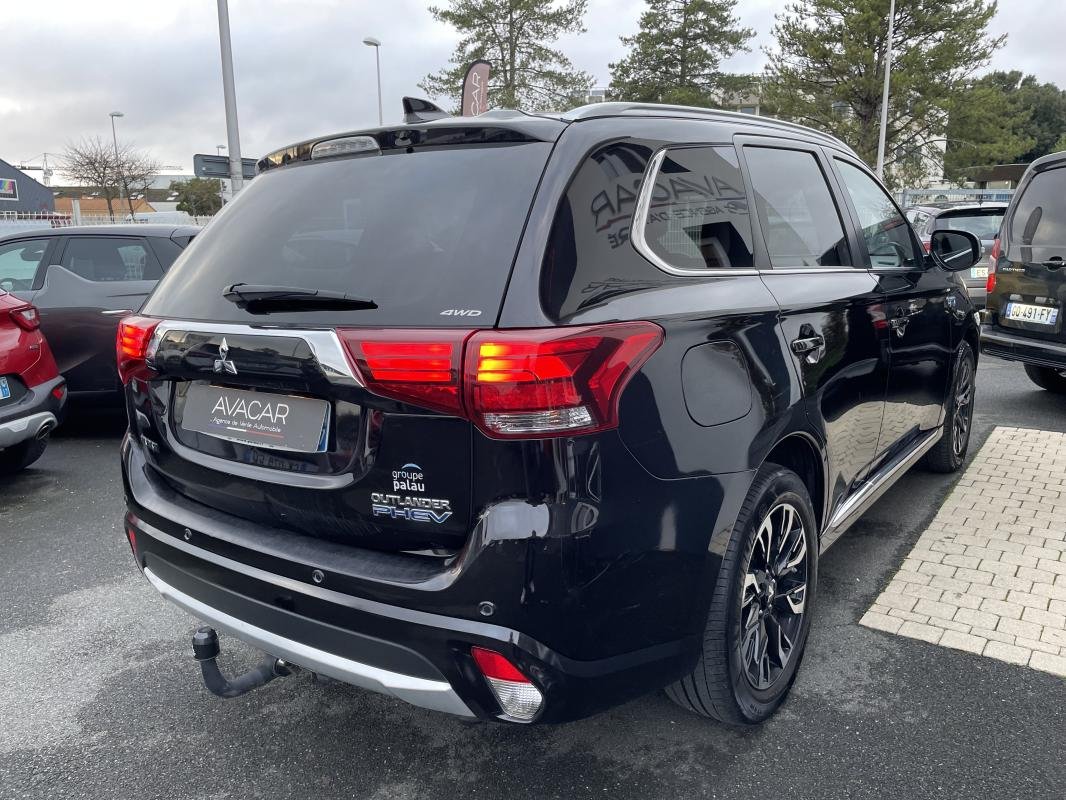 Mitsubishi Outlander - Photo 5
