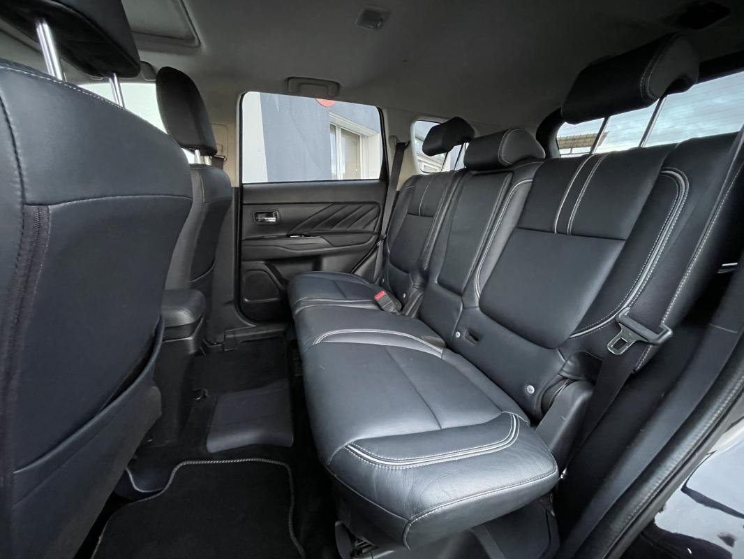 Mitsubishi Outlander - Photo 10