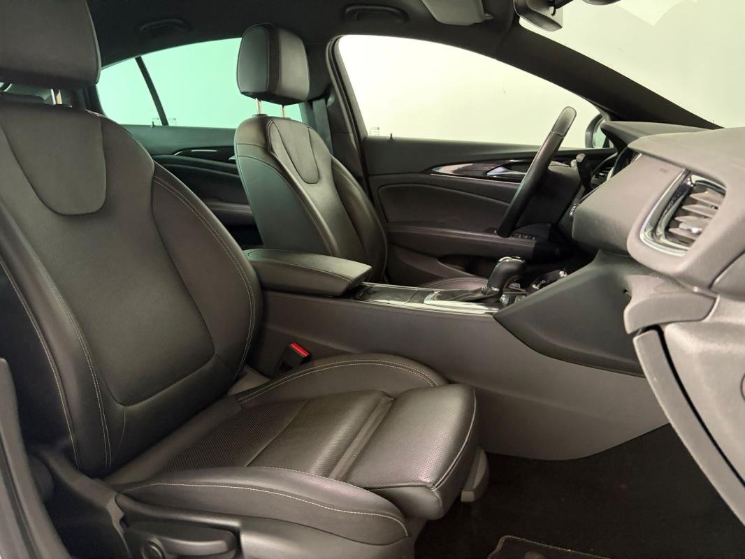 Opel Insignia - Photo 12