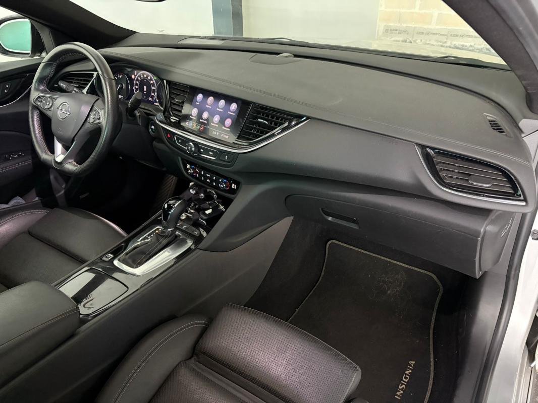 Opel Insignia - Photo 13
