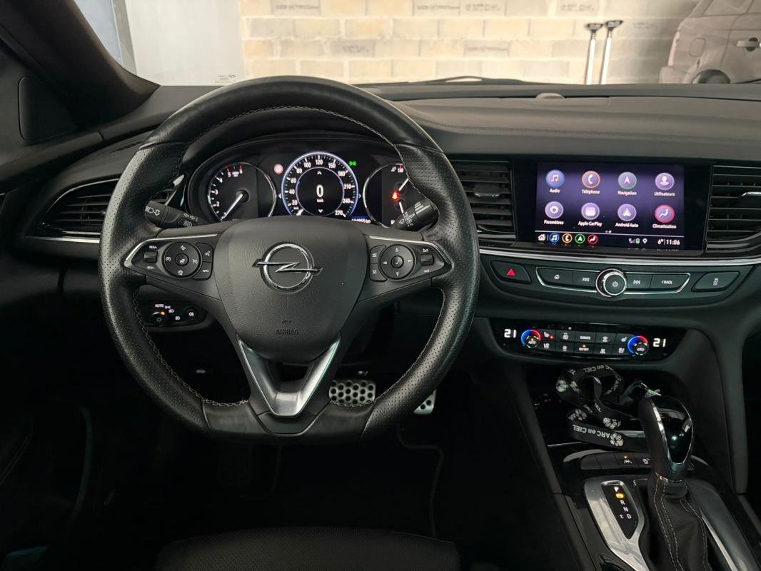 Opel Insignia - Photo 16