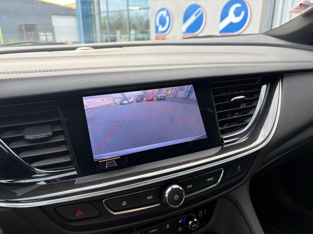 Opel Insignia - Photo 18