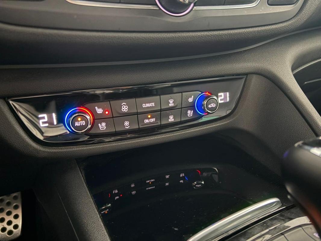 Opel Insignia - Photo 21