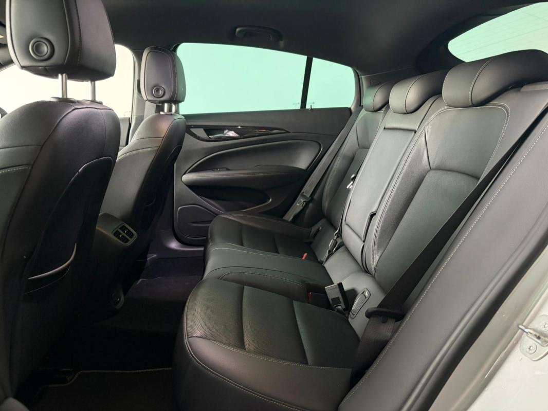 Opel Insignia - Photo 9
