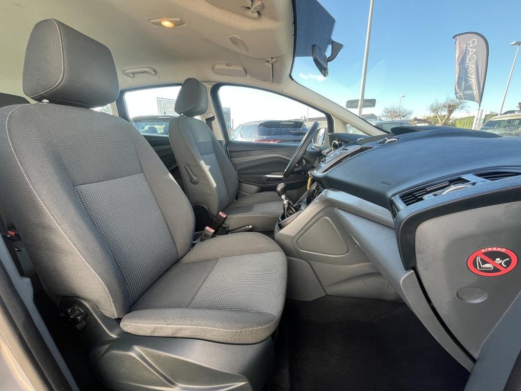 Ford C-Max - Photo 13