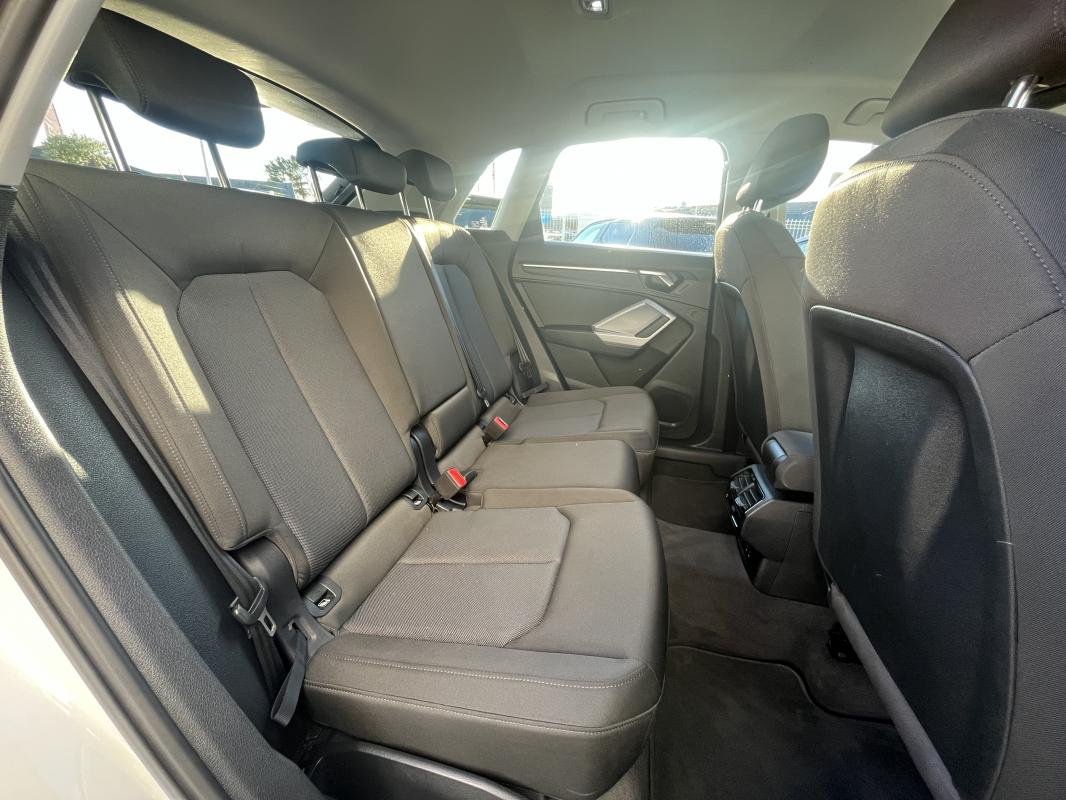 Audi Q3 - Photo 12