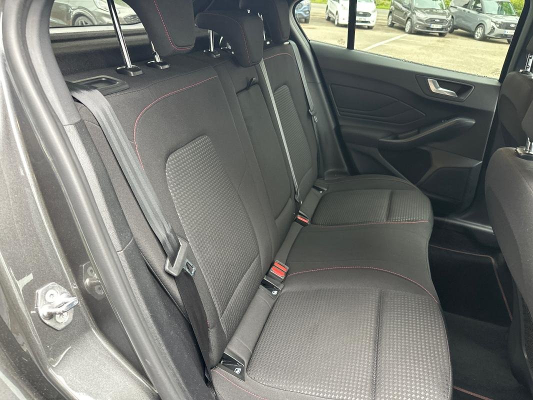Ford Focus - Photo 10