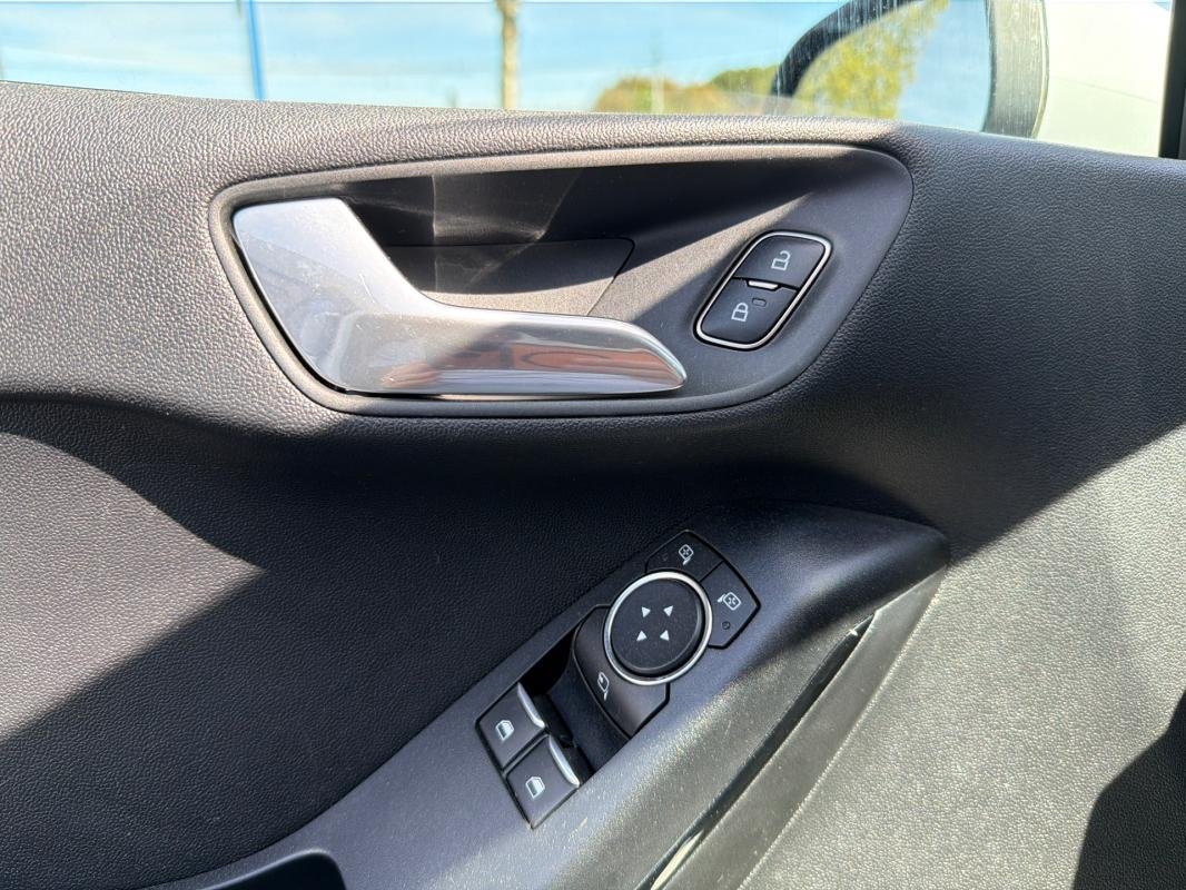 Ford Fiesta - Photo 15