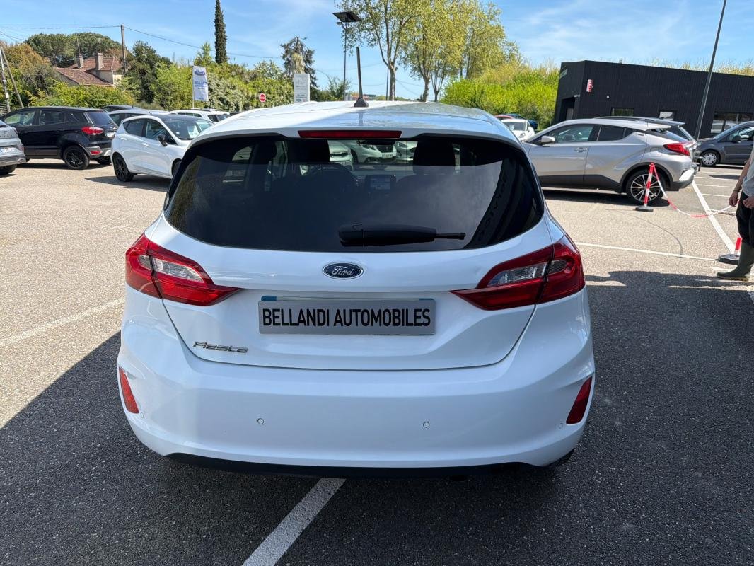 Ford Fiesta - Photo 5