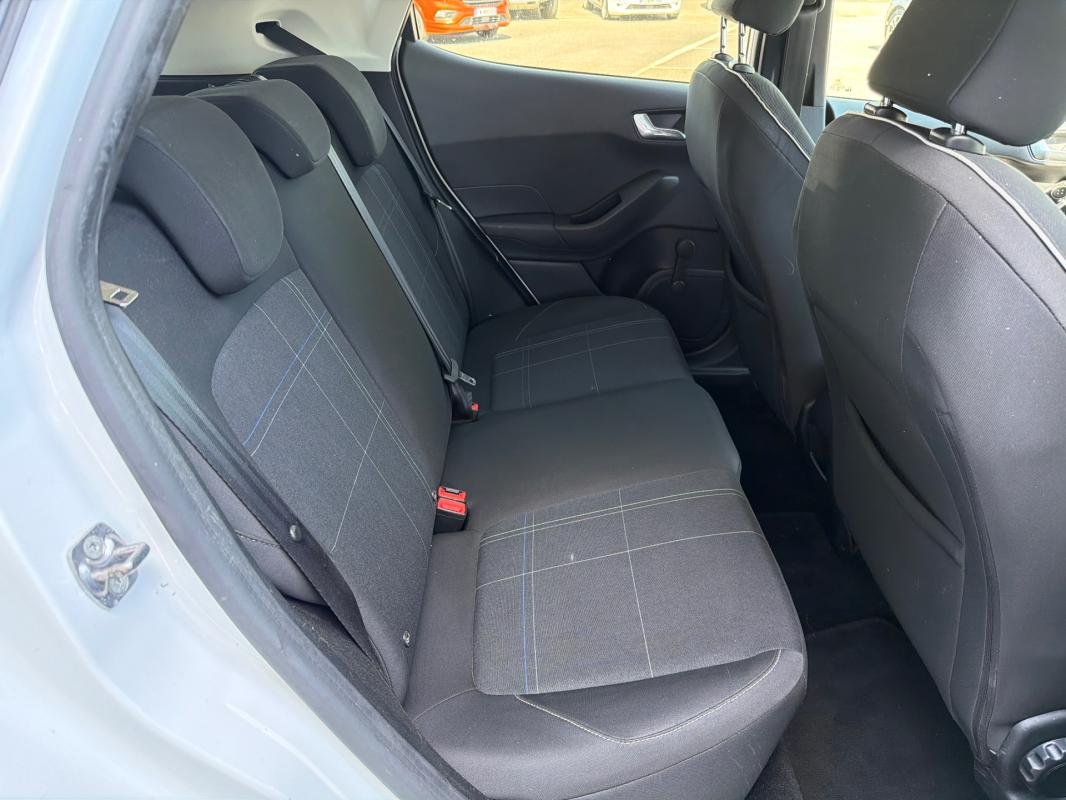 Ford Fiesta - Photo 7