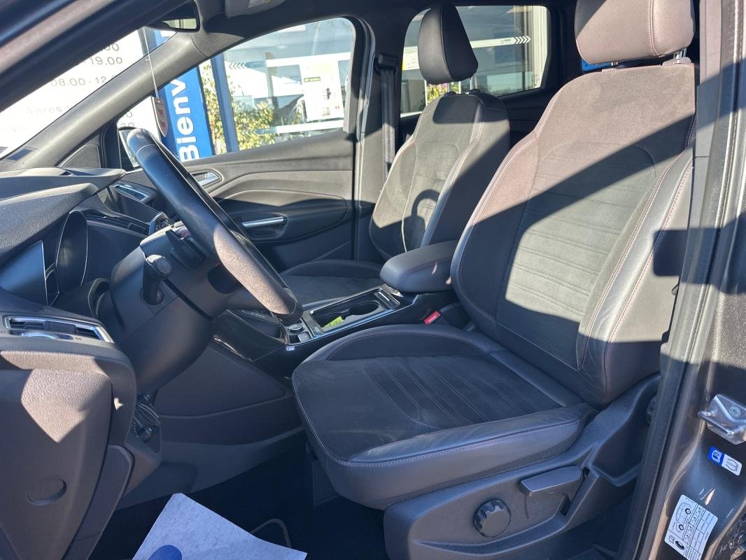 Ford Kuga - Photo 18