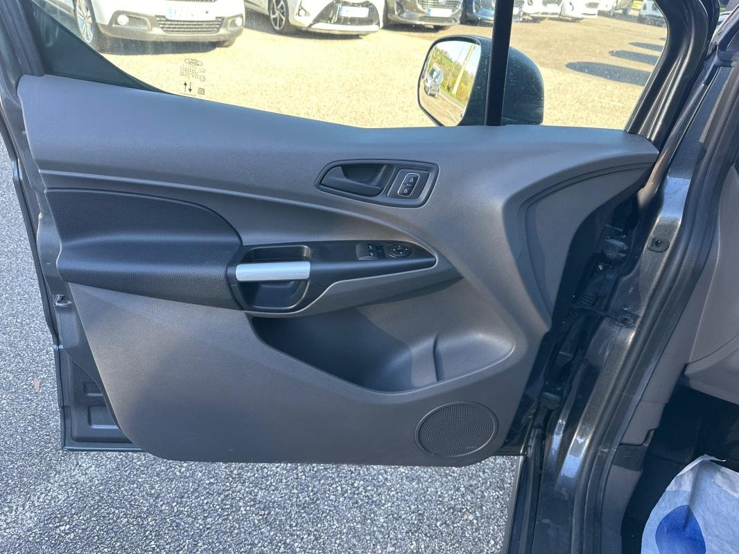 Ford Transit Connect - Photo 16