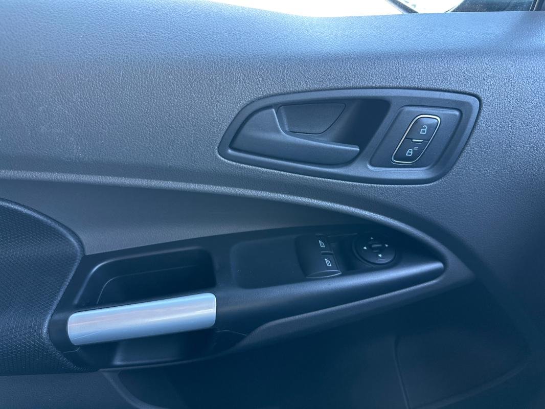 Ford Transit Connect - Photo 30