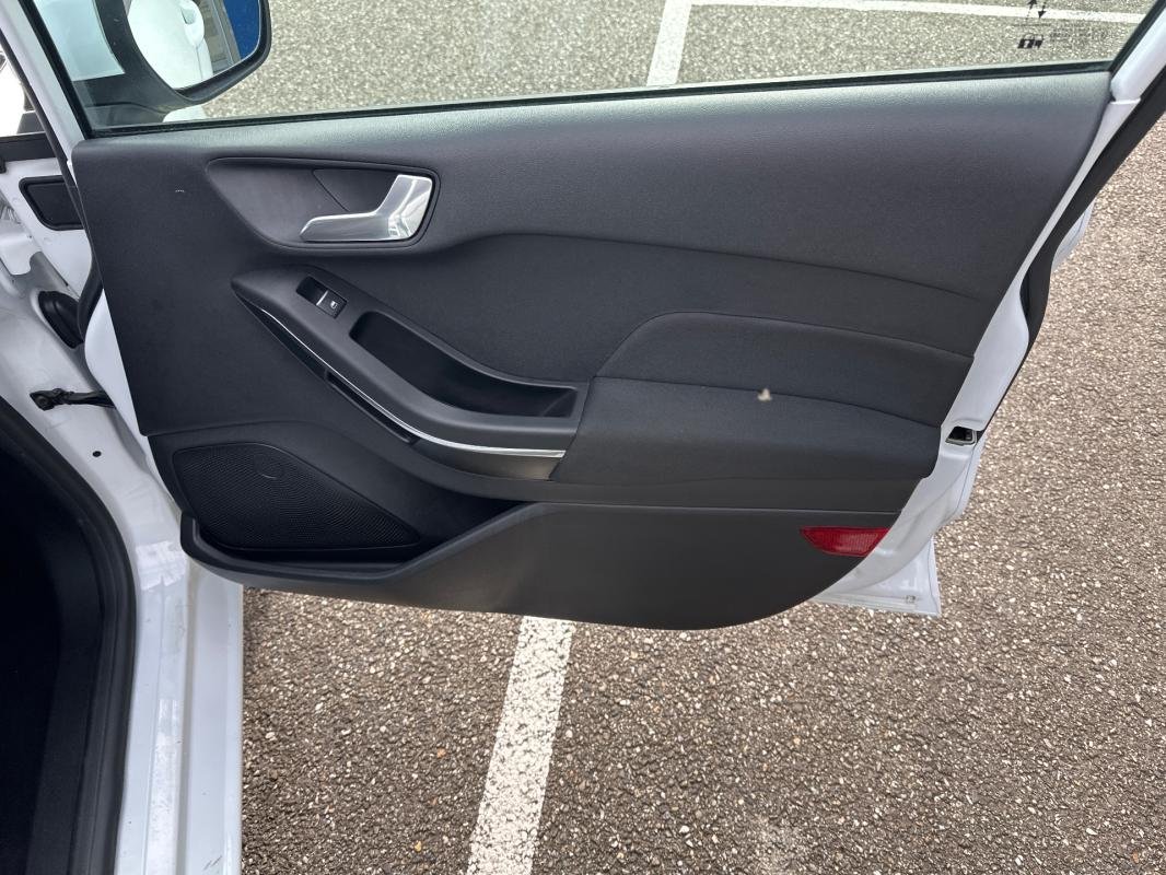 Ford Fiesta - Photo 14