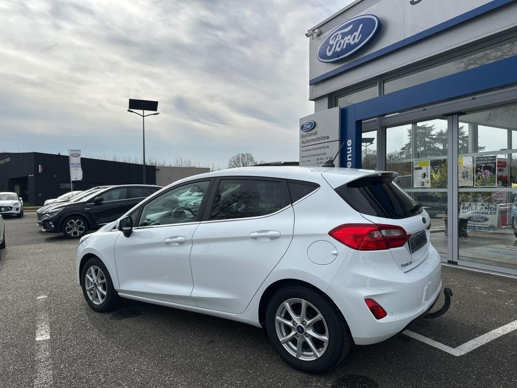 Ford Fiesta - Photo 6
