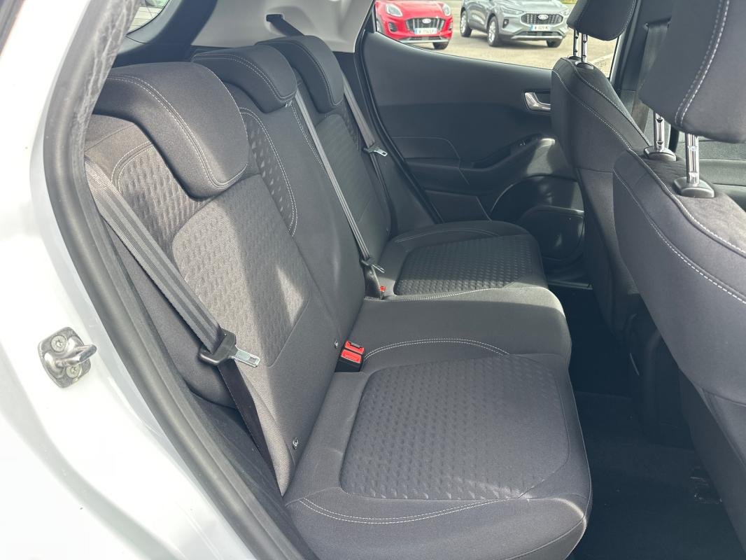 Ford Fiesta - Photo 10