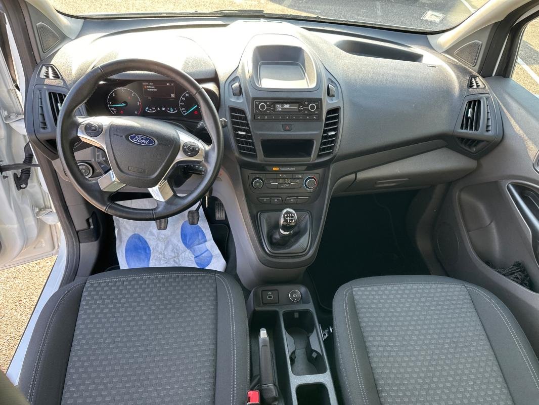 Ford Tourneo Connect - Photo 17