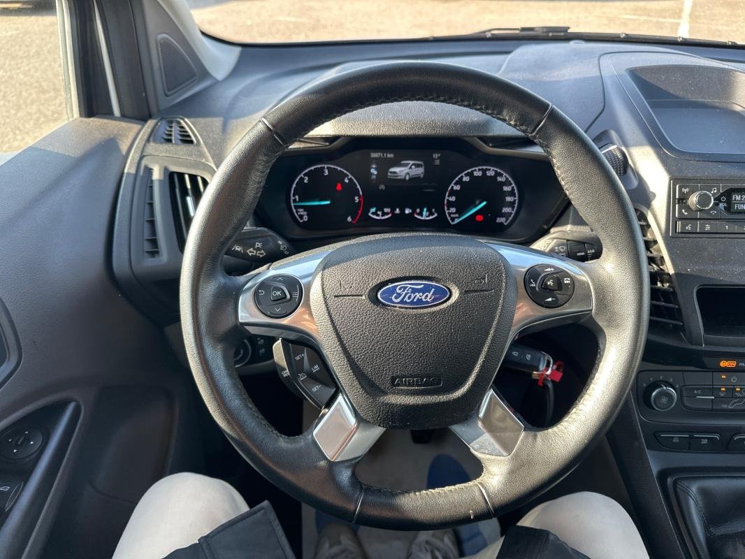 Ford Tourneo Connect - Photo 18