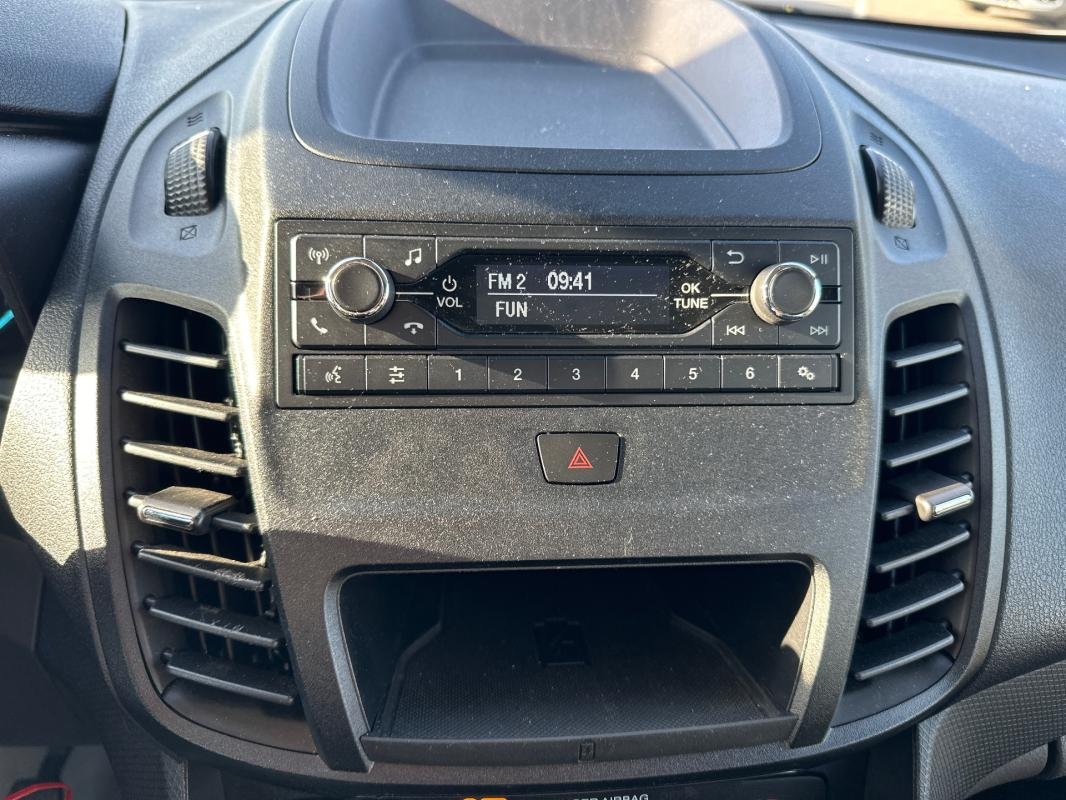 Ford Tourneo Connect - Photo 24