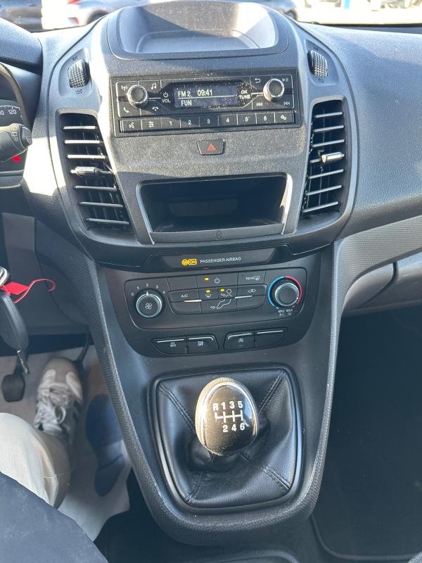 Ford Tourneo Connect - Photo 26