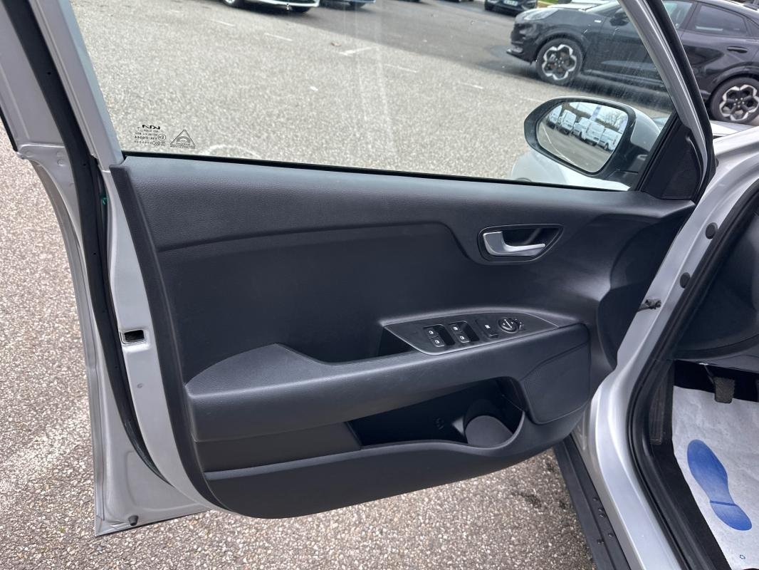 Kia Stonic - Photo 17