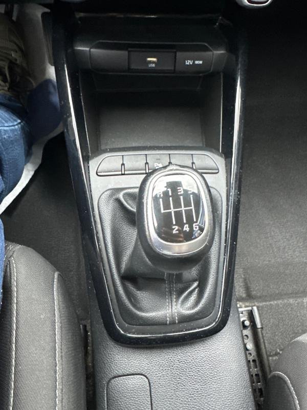 Kia Stonic - Photo 29