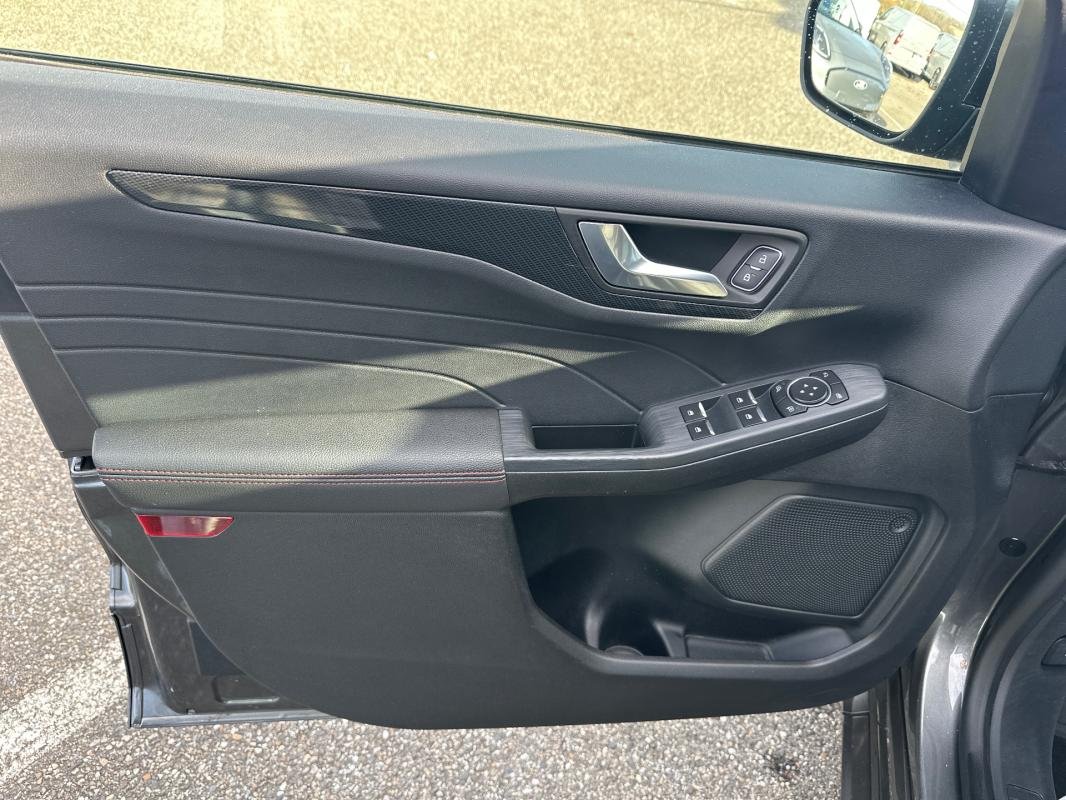 Ford Kuga - Photo 17