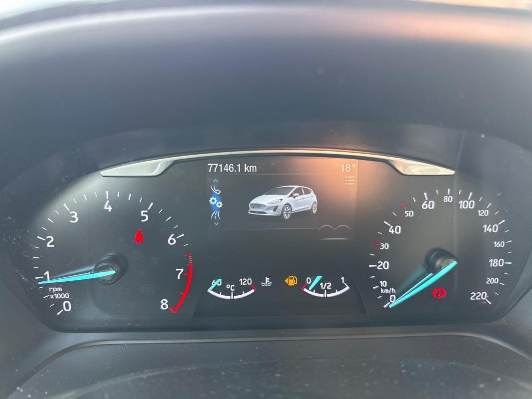 Ford Fiesta - Photo 22