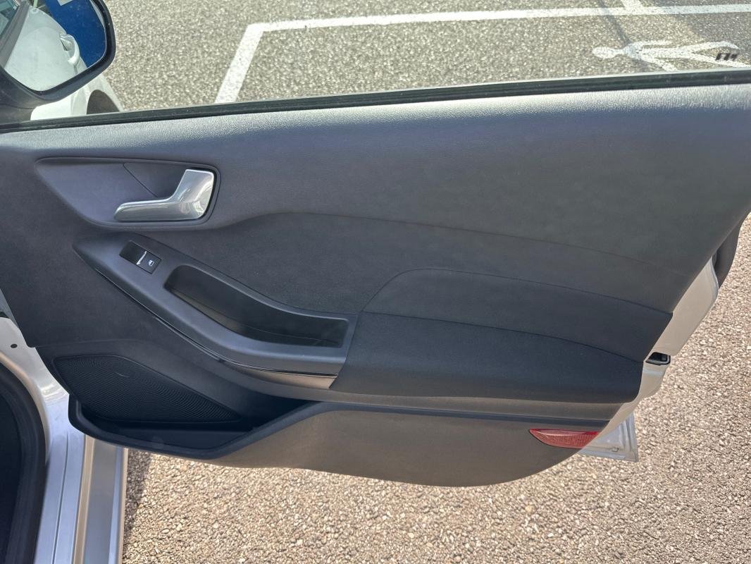 Ford Fiesta - Photo 24