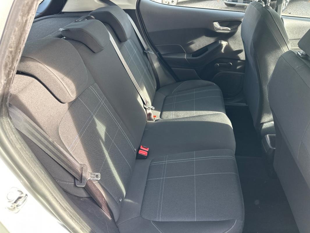 Ford Fiesta - Photo 8