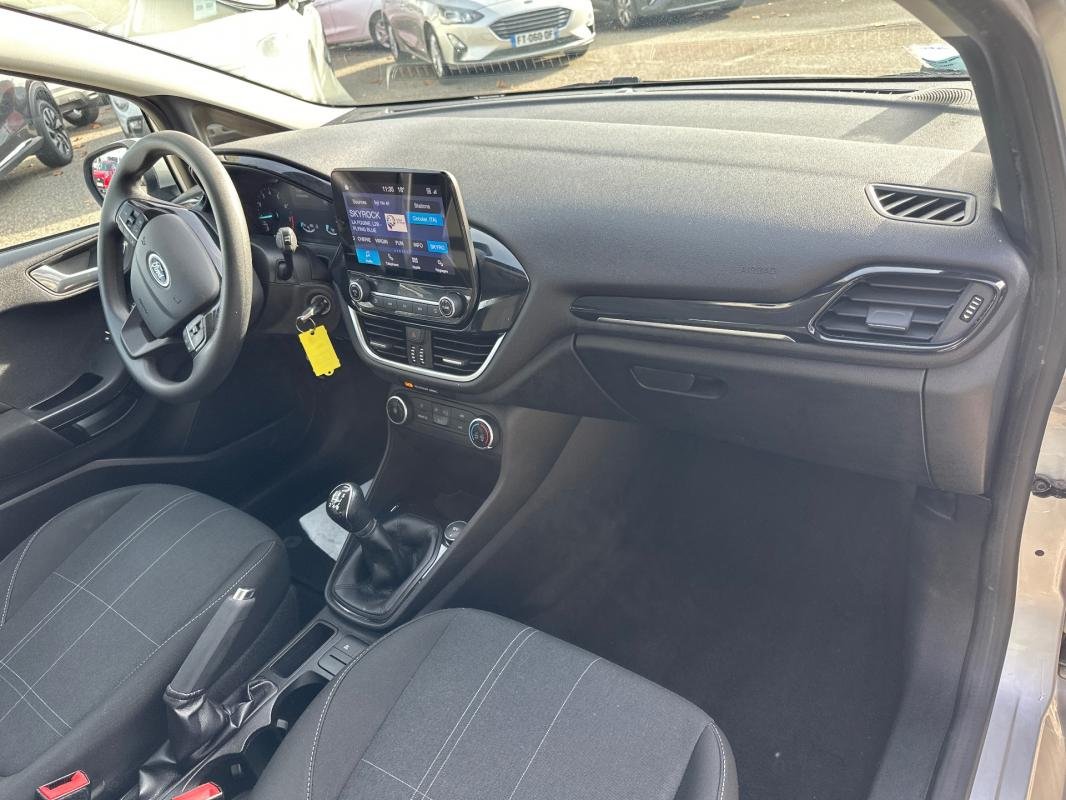 Ford Fiesta - Photo 10