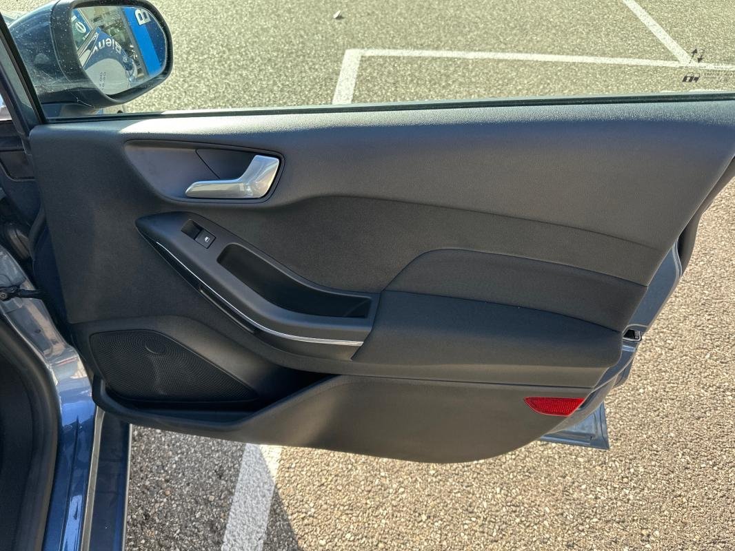 Ford Fiesta - Photo 12