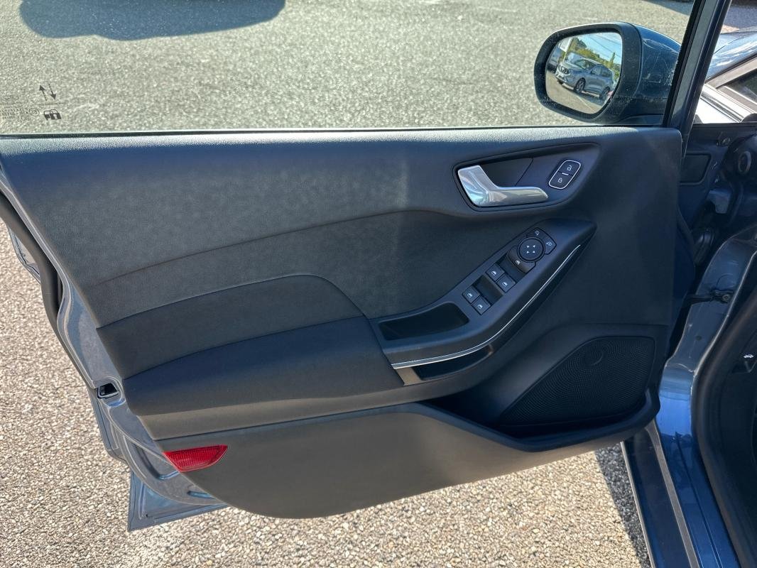 Ford Fiesta - Photo 18