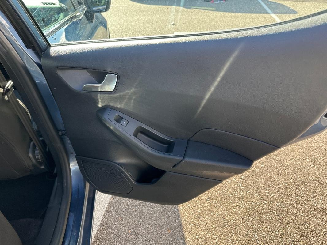 Ford Fiesta - Photo 9