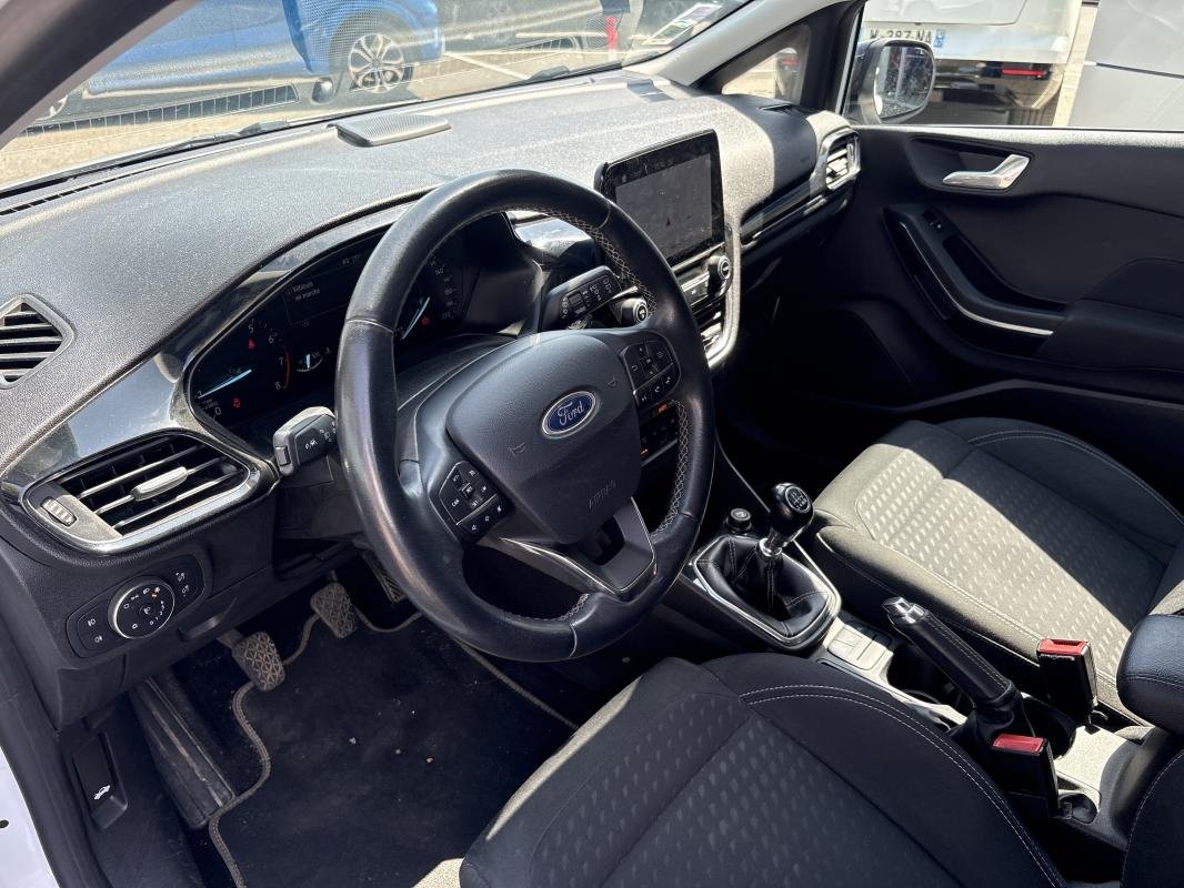 Ford Fiesta - Photo 12