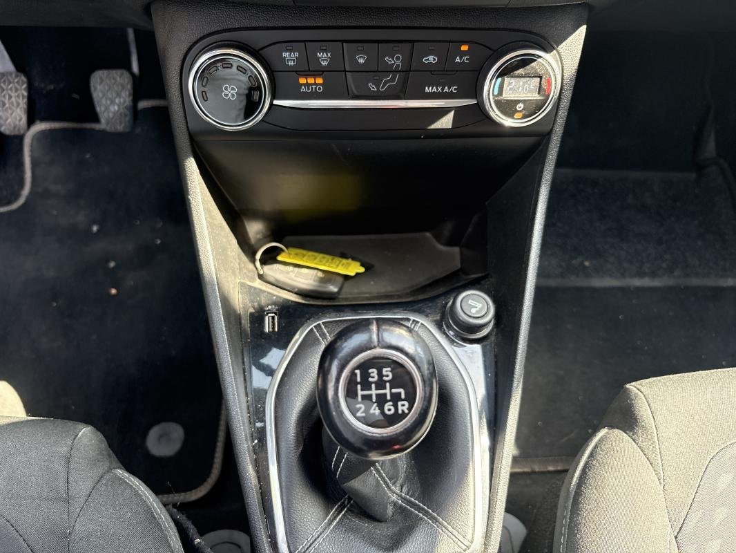 Ford Fiesta - Photo 23