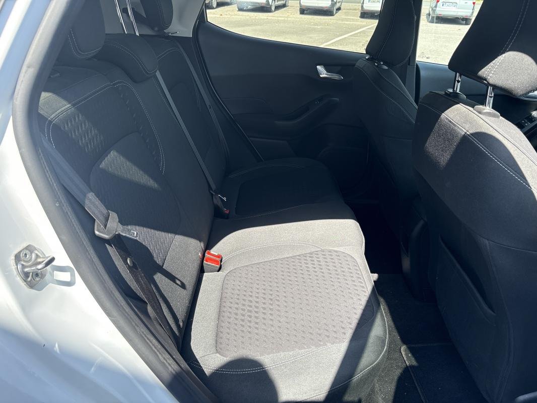 Ford Fiesta - Photo 9