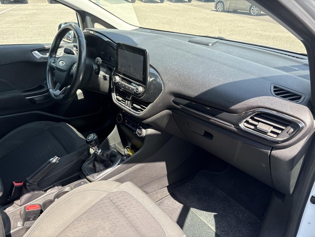 Ford Fiesta - Photo 10