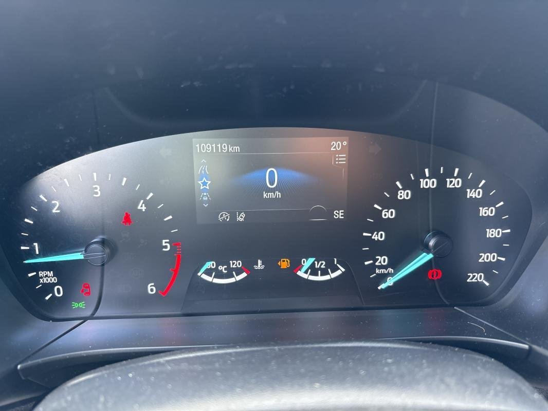 Ford Kuga - Photo 15