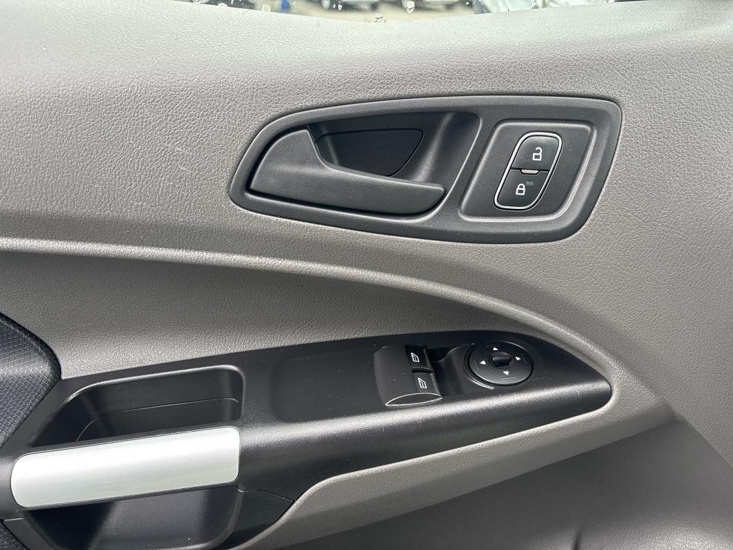 Ford Transit Connect - Photo 18