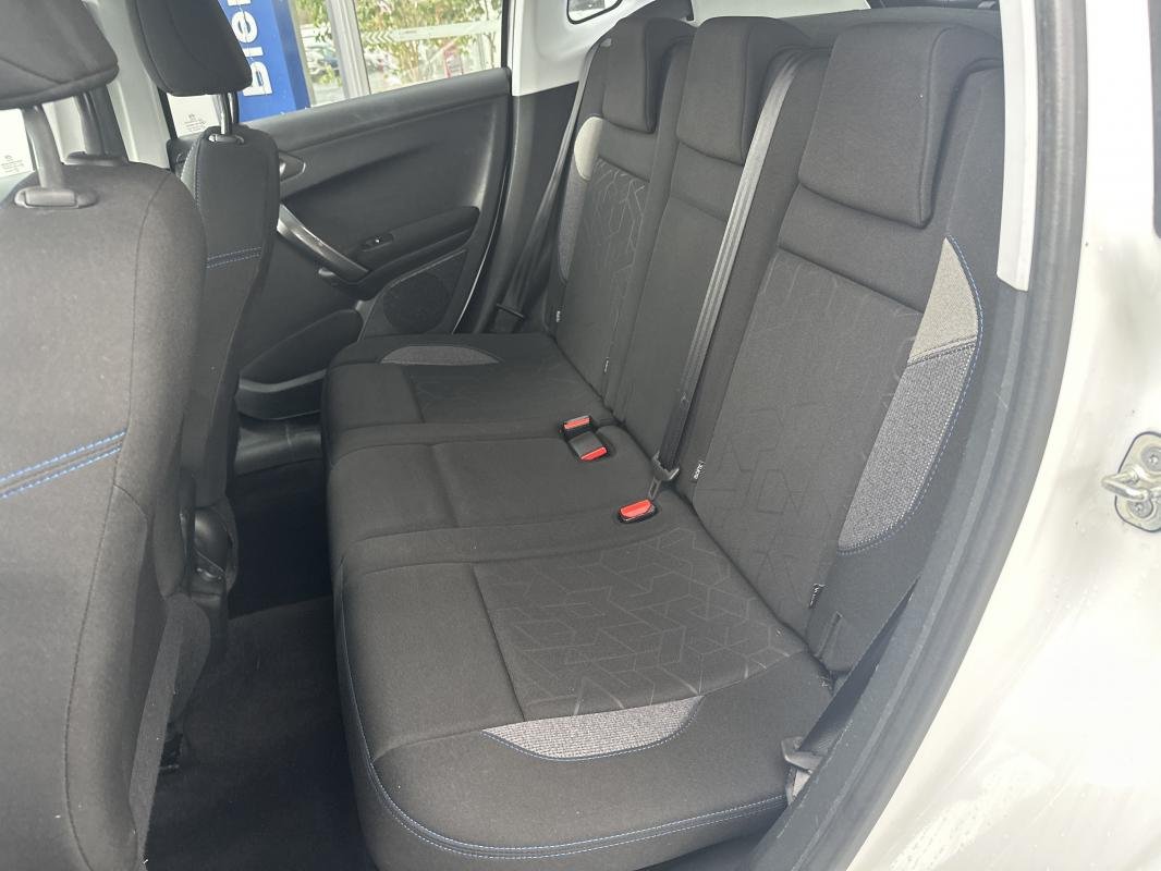 Peugeot 2008 - Photo 12