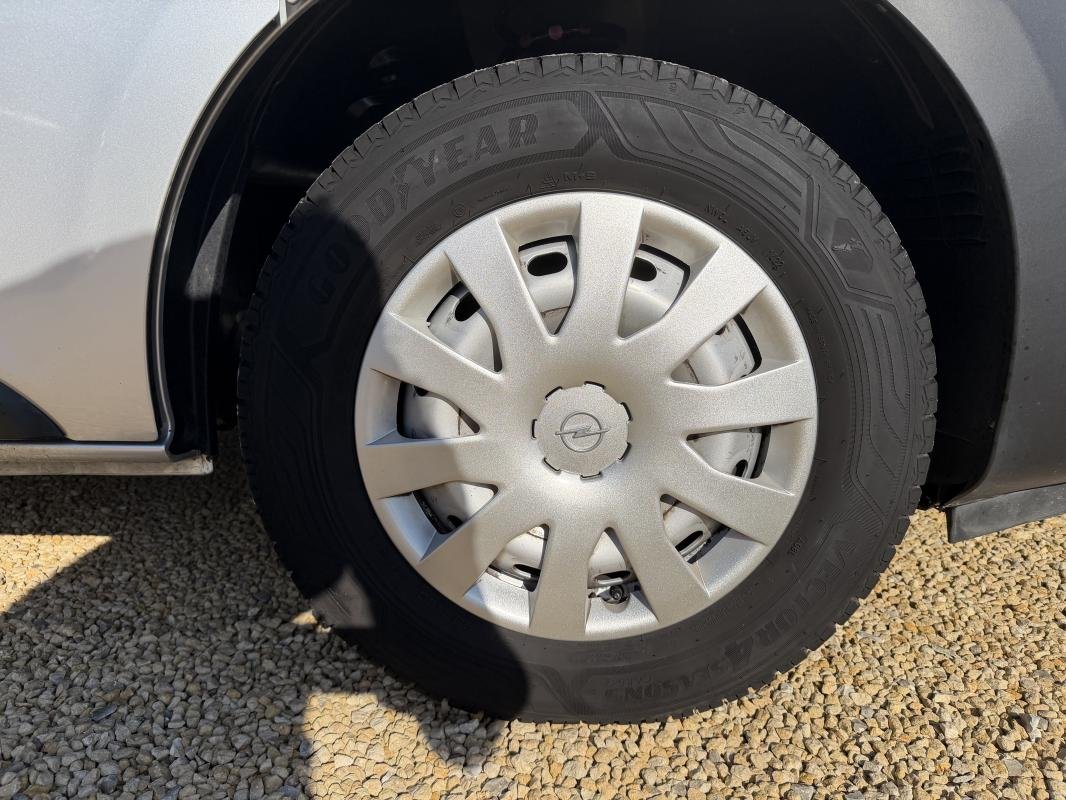 Opel Vivaro - Photo 11